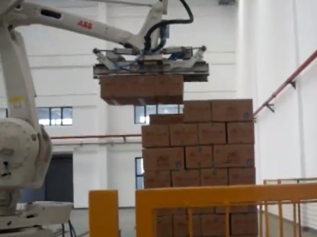 食品行業：鐵廳奶粉裝箱碼垛案例展示